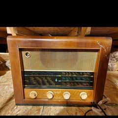 Antique Radio reduced if collected this weekend