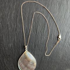 Silver chain & mother pearl necklace