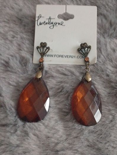Earrings very nice,  mixed lot