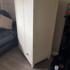 kids wardrobe