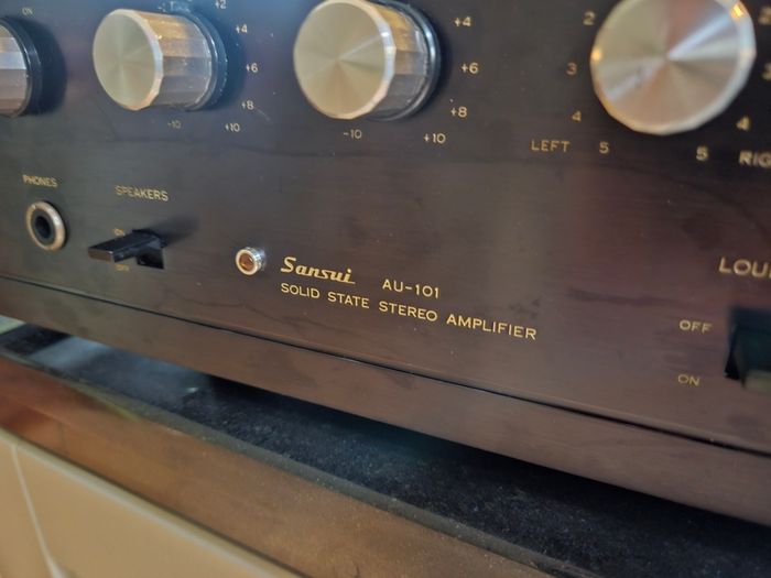 Sansui AU-101