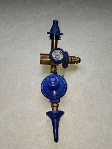 Balloon gas valve