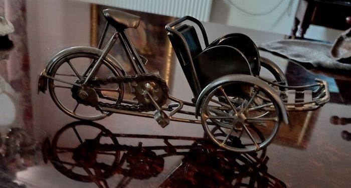 Handmade heavy bicycle trike functional model