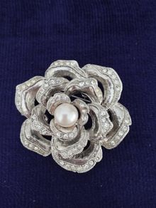 Vintage beautiful rose brooch.