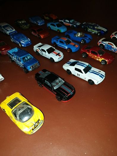 Hotwheels mustangs