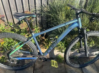 hardtail mountain bike cube reaction pro.