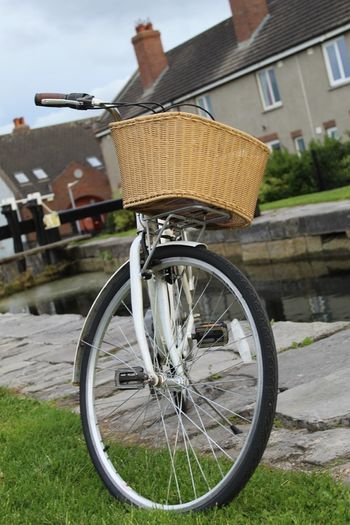 Ladies Bike Raleigh Caprice - 3 Speed Internal Gears Basket included