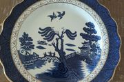 Small decorative plate