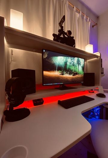 Desk + Led