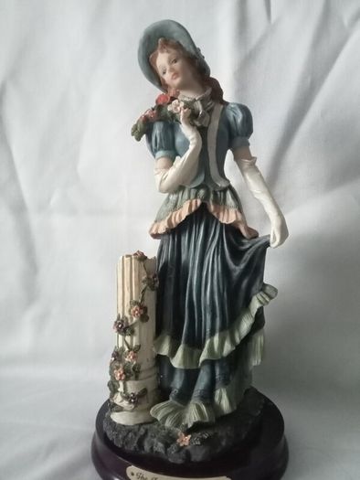 The Juliana Collection Victorian Lady Large Figurine Ornament Collectable