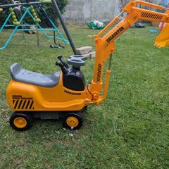 Junior road builder excavator