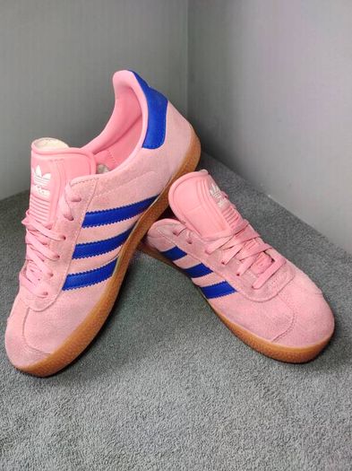Trainers Adidas Originals women.