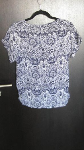 Ladies navy and white paisley style lightweight blouse size 8 /small