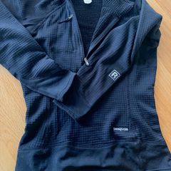 Patagonia R women's black top