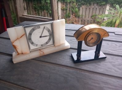 Two Art Deco antique clocks, both untested, D18, post 10e