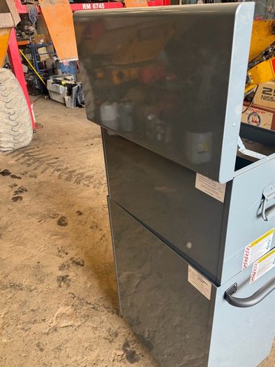 Snap on tool box
