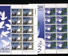 1995 Ireland Europa Peace & Freedom Commemorative Stamps Sheetlet Mint Never Hinged (MNH)