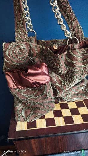 Vintage Floral Tapestry Tote Bag with Gold Chain Handles & Matching Pouch