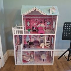 Doll house