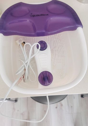 Foot soak / foot bath / pedicure tub