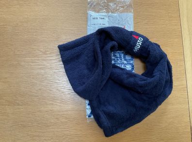 Musto towelling scarf