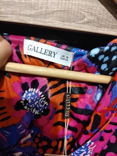 gallery dress