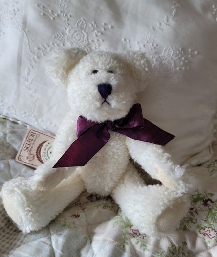 Small collectible "Boyds" teddy bear