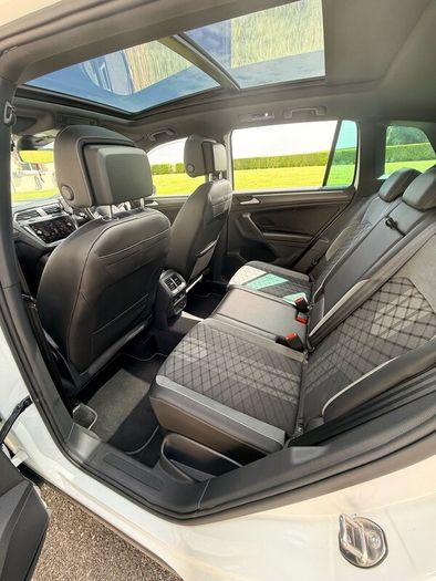2022 VW Tiguan R-Line 2.0 TDI 150 BHP | Pan Roof