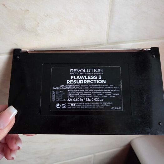 Revolution  Eyeshadow Palette