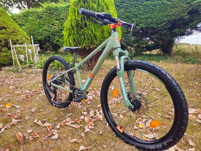CUBE Acid 240 Disc kids bike. Cycle