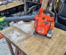 oleo-mac BV300 handheld blower