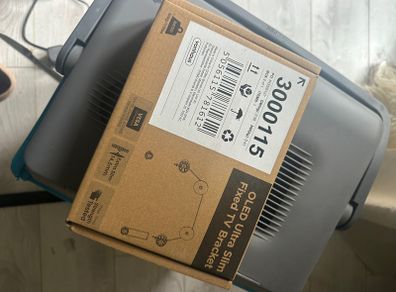 Ultra slim Tv bracket