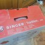 sewing machine Image 8