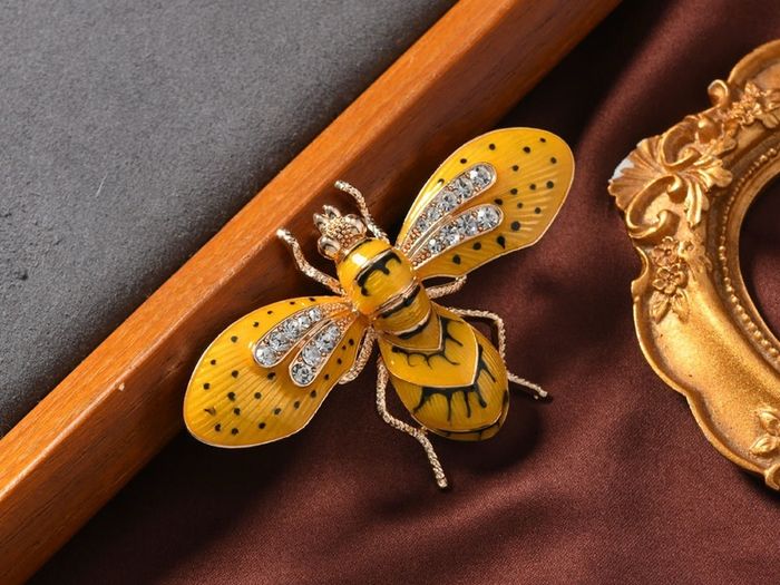 Brand New Enamel Bee Brooch