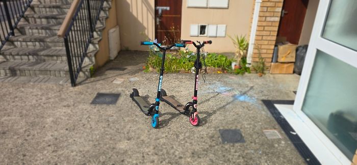 2 kids electric scooters