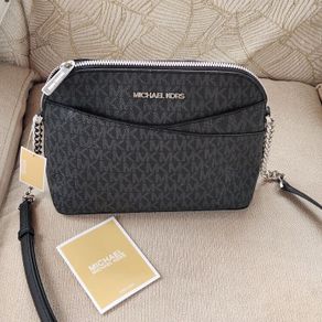 Michael kors crossbody (new with tags)