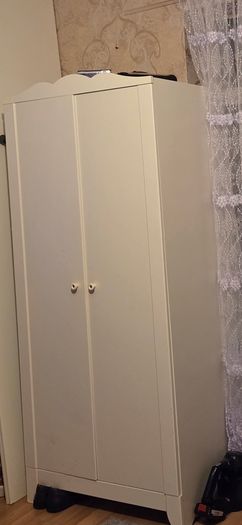 white wardrobe