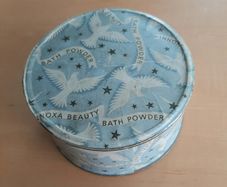 Vintage Innoxa bath powder box