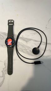 Samsung Galaxy Watch7 40mm Bluetooth SM-L300 + Charger