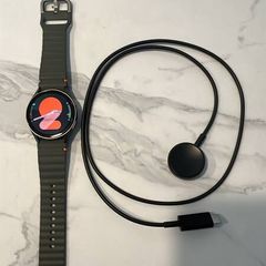 Samsung Galaxy Watch7 40mm Bluetooth SM-L300 + Charger