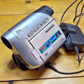 Samsung VP-D362 MiniDV Digital Camcorder