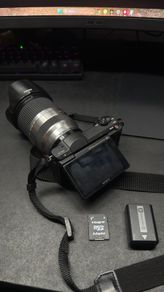 sony a5100 + tamron 18-200 + 2 batteries and 32 gb sd card