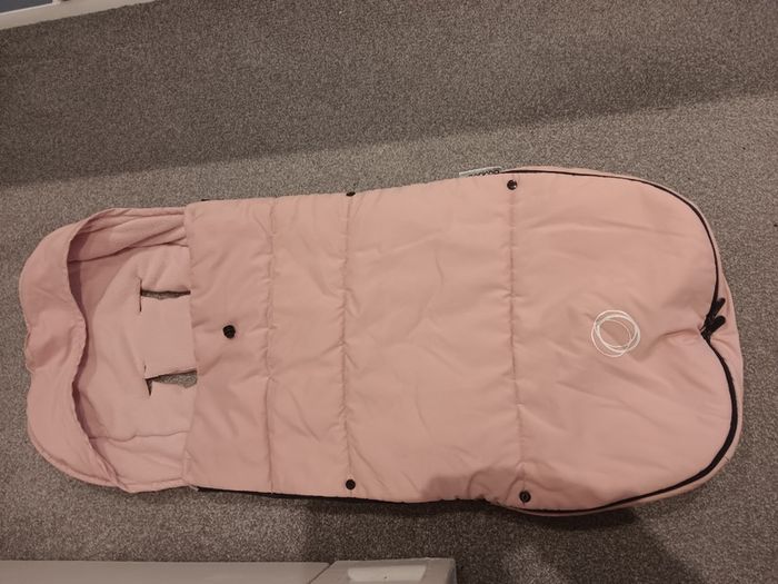 Pink muff Bugaboo bee