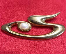 Brooch
