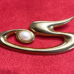 Brooch