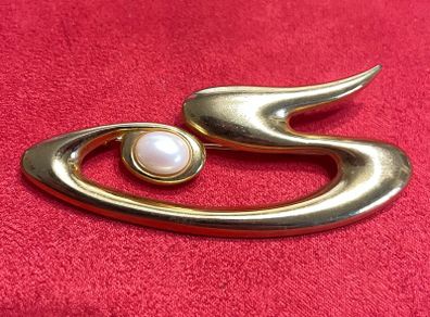 Brooch
