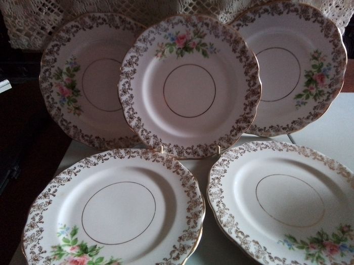 Set of Roslyn Teaplates