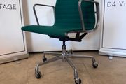 Mid-century EA 117 Desk Swivel Armchair by Charles Eames for Herman Miller