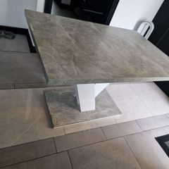 Extendable Dinning Table