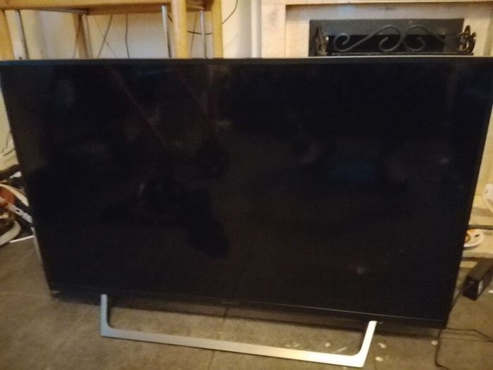 Sony 40 Smart Tv For Repair Or Parts